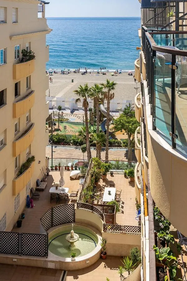 Cozy 2-Bedroom Beachfront Retreat In Estepona Spagna