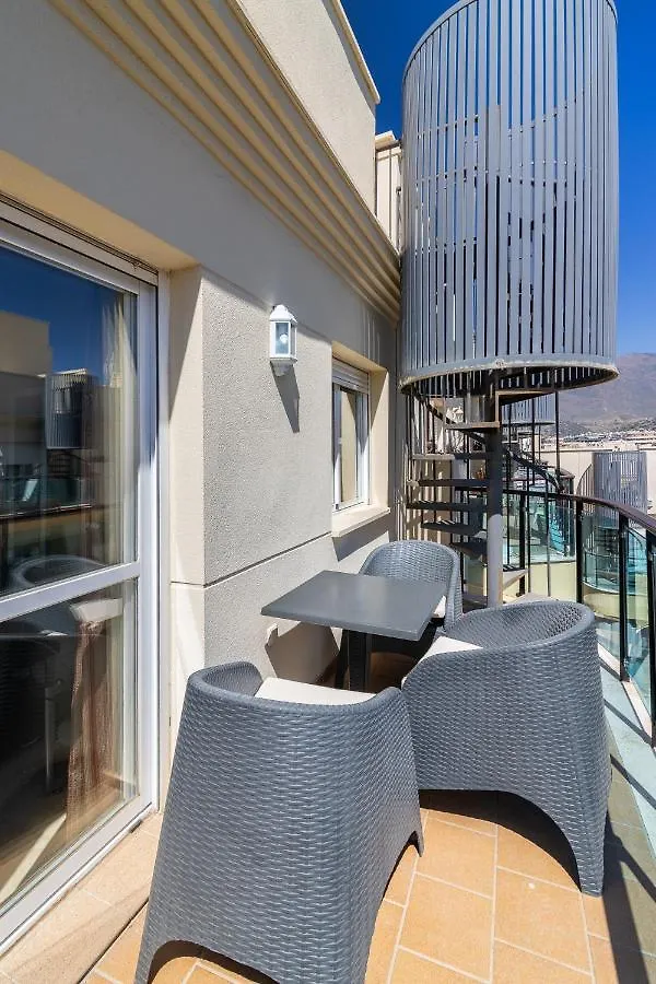 Apartment Cozy 2-Bedroom Beachfront Retreat In Estepona
